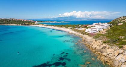 Apartment Mia – 2 Bedrooms, Private Courtyard, Close to the Sea