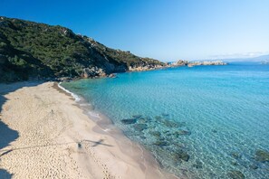 Beach nearby - 'Zio Peppe- Vintage' Room with Wi-Fi and Air Conditioning (Santa Teresa Gallura)