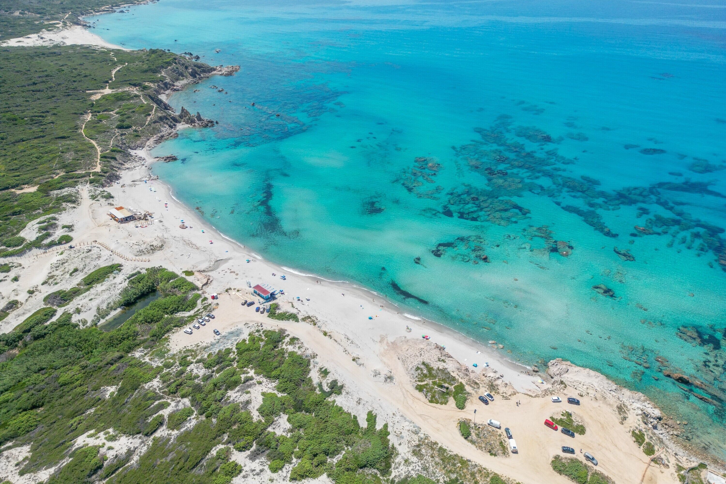 Una spiaggia nelle vicinanze