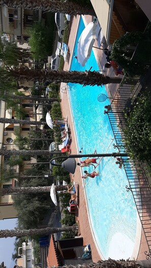 Utomhuspool
