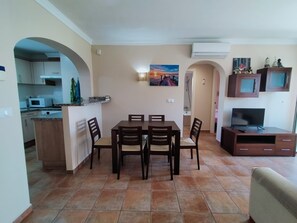 Dining - Apartment 'Met Oliva' in Oliva Near the Beach and Equestrian Center (OLIVA)
