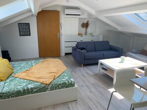 Living area - APPT center CANNES croisette 150m from the beaches and 400m from the Palais des Festivals (Cannes)