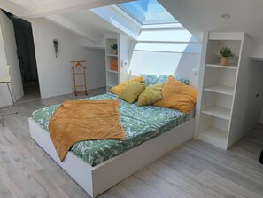 Iron/ironing board, Internet, bed sheets - APPT center CANNES croisette 150m from the beaches and 400m from the Palais des Festivals (Cannes)