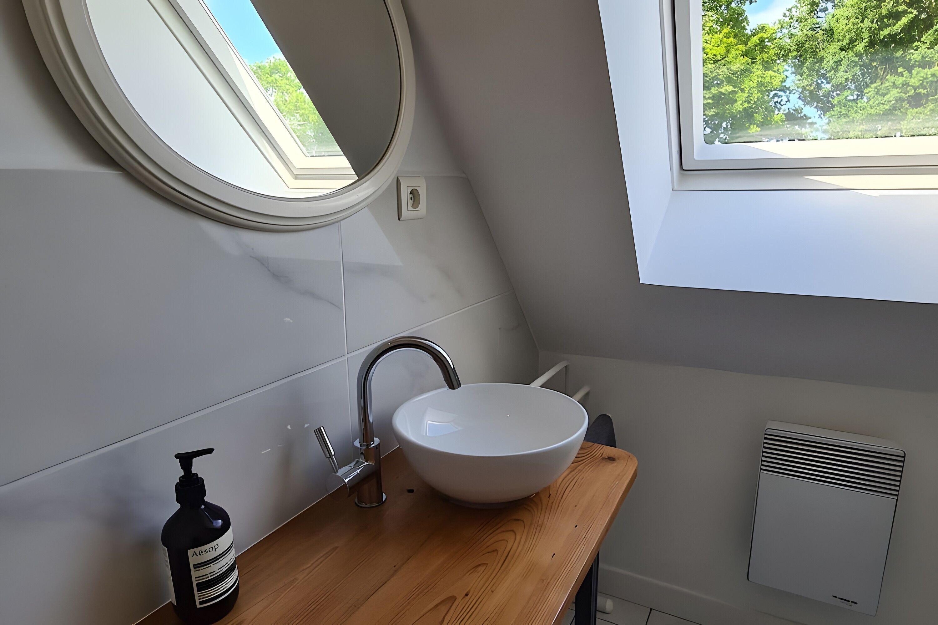 Dusche, Haartrockner, Handtücher