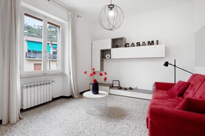 TV - Lerici - Casa Mì Apartment with Elevator, Balcony and Wi-Fi (Lerici)