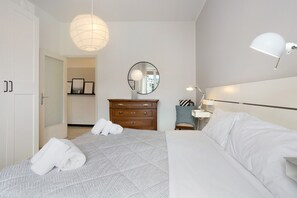 1 bedroom, iron/ironing board, WiFi, bed sheets - Lerici - Casa Mì Apartment with Elevator, Balcony and Wi-Fi (Lerici)
