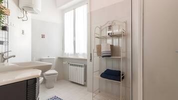 Doccia, asciugacapelli, asciugamani