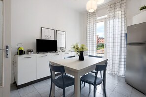 Dining - Lerici - Casa Mì Apartment with Elevator, Balcony and Wi-Fi (Lerici)