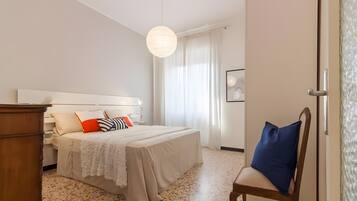 1 camera, ferro/asse da stiro, Wi-Fi, lenzuola