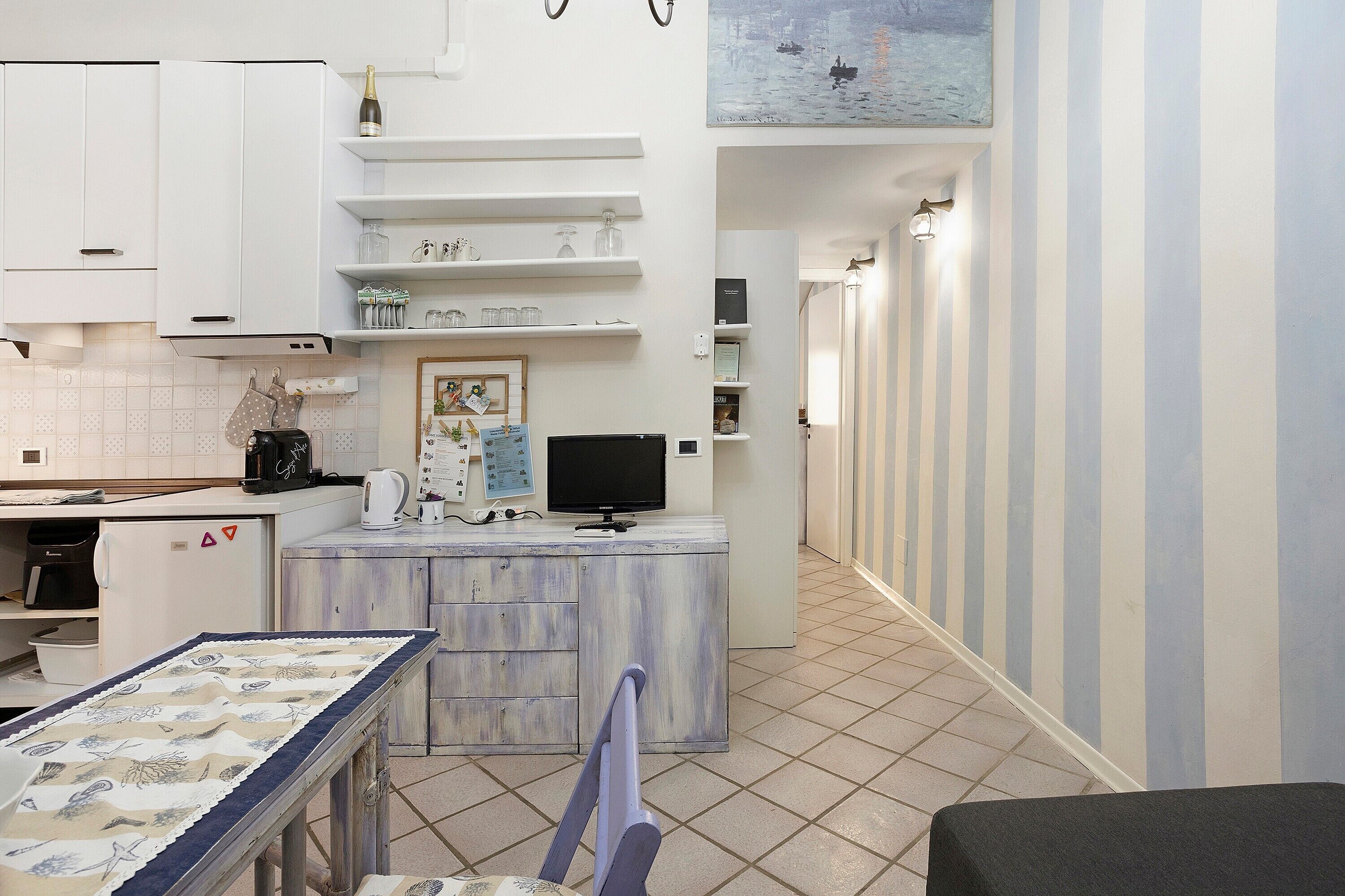 Frigorifero, forno, piano cottura, lavastoviglie