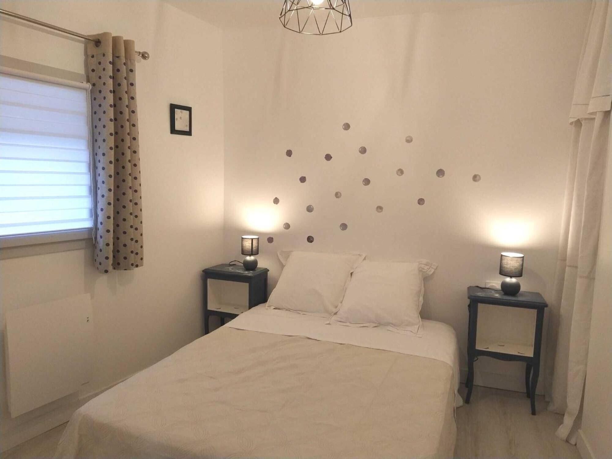 Iron/ironing board, WiFi