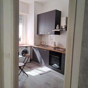 雪櫃、焗爐、爐具、洗碗機