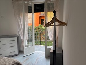 熨斗/熨衫板、Wi-Fi、床單