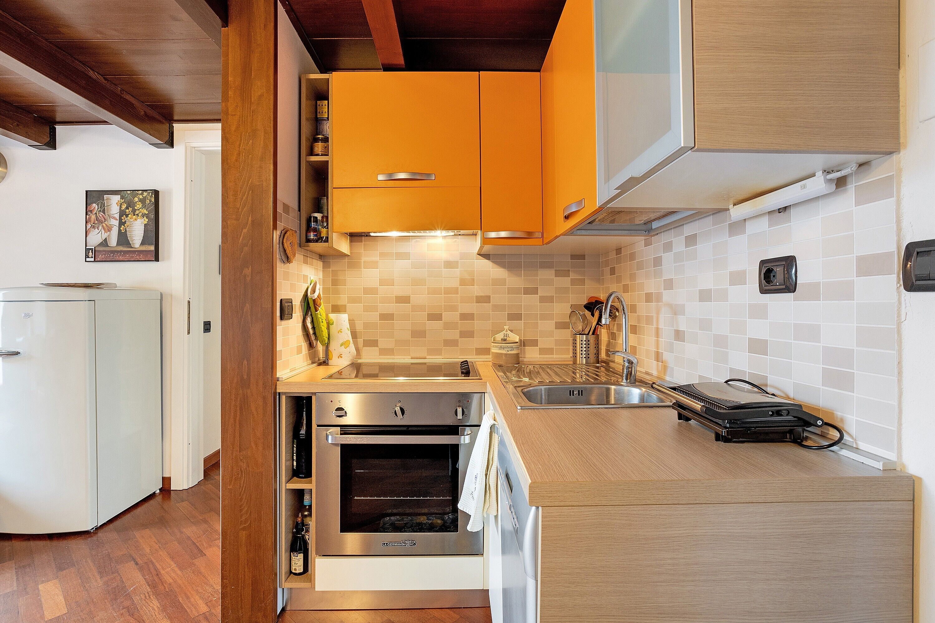 Kühlschrank, Ofen, Herdplatte, Geschirrspüler