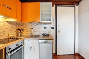 Frigorífic, forn, placa de cuina i rentaplats 