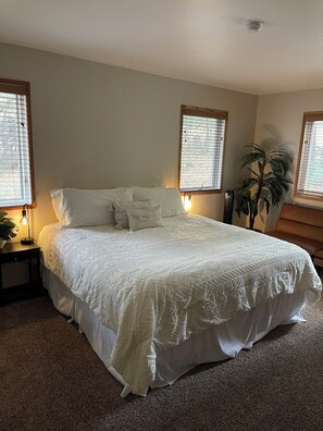 WiFi, bed sheets - Big Bear Escape - Quiet Family Friendly Cabin - Late Check Out Available! (Big Bear)