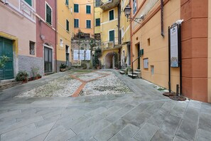 Property grounds - Apartment 'Lerici - Aunt's Little Terrace' with Balcony (Lerici)