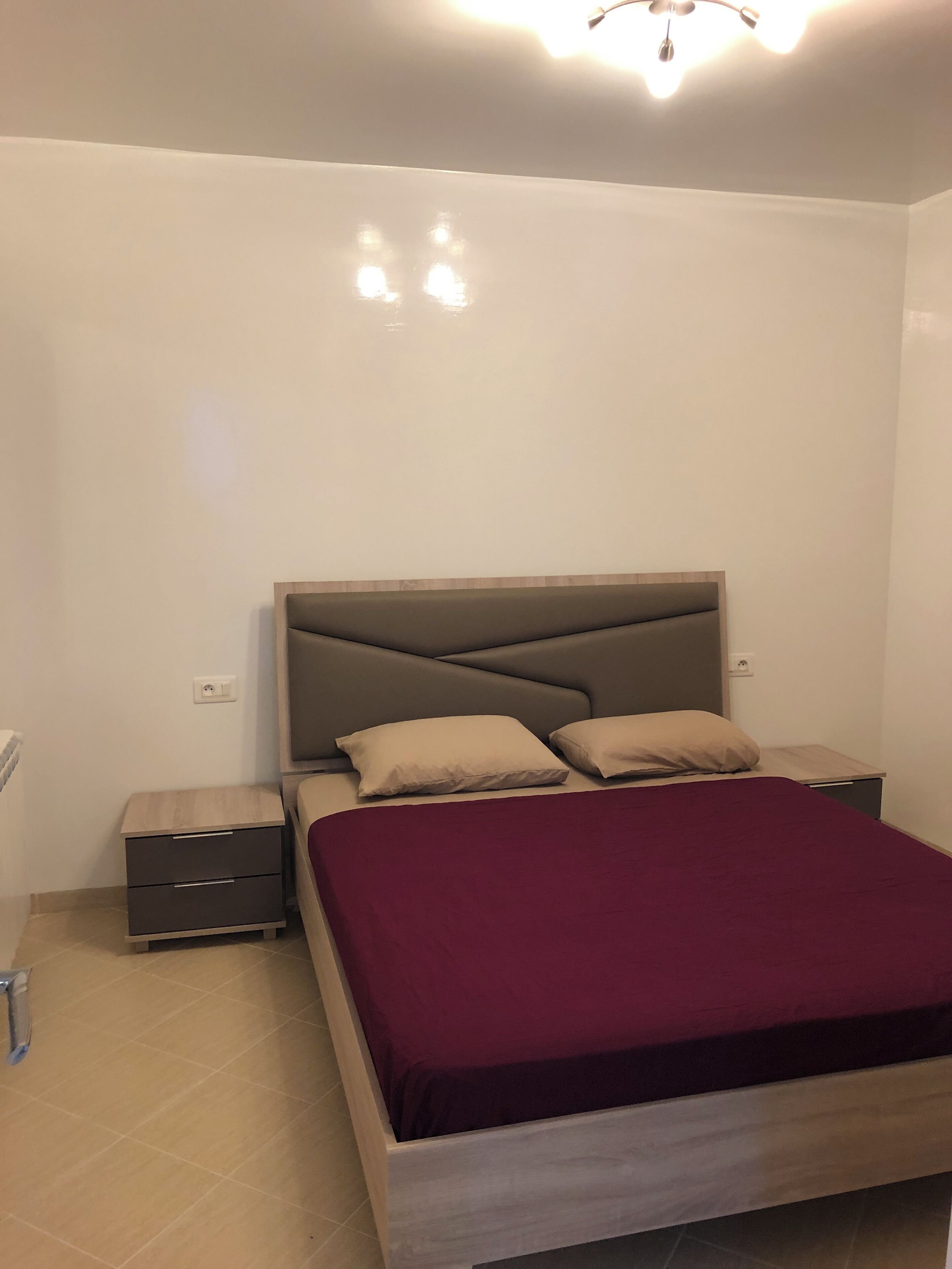 Iron/ironing board, WiFi, bed sheets