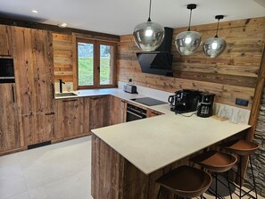 Microondas, horno, lavavajillas, tostadora