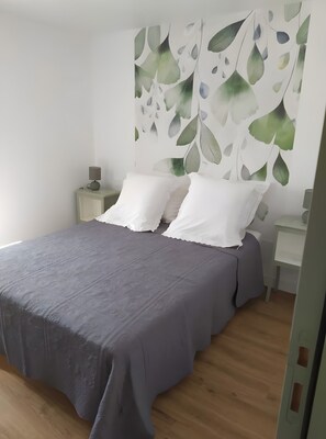 Room - Apartment 'La Coume d'Or' with Mountain View, Private Terrace and Wi-Fi (Porta)