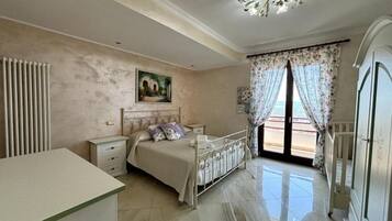 Fer et planche Ă repasser, Wi-Fi, draps fournis