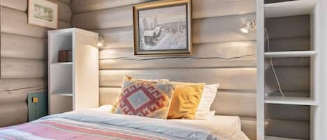 Desk, WiFi, bed sheets