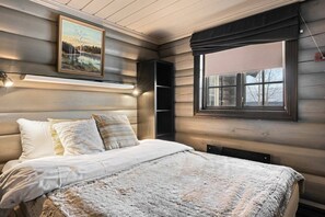 6 bedrooms, WiFi, bed sheets