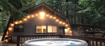 Serene 1-bedroom cabin in charming Ashford perfect for getaway