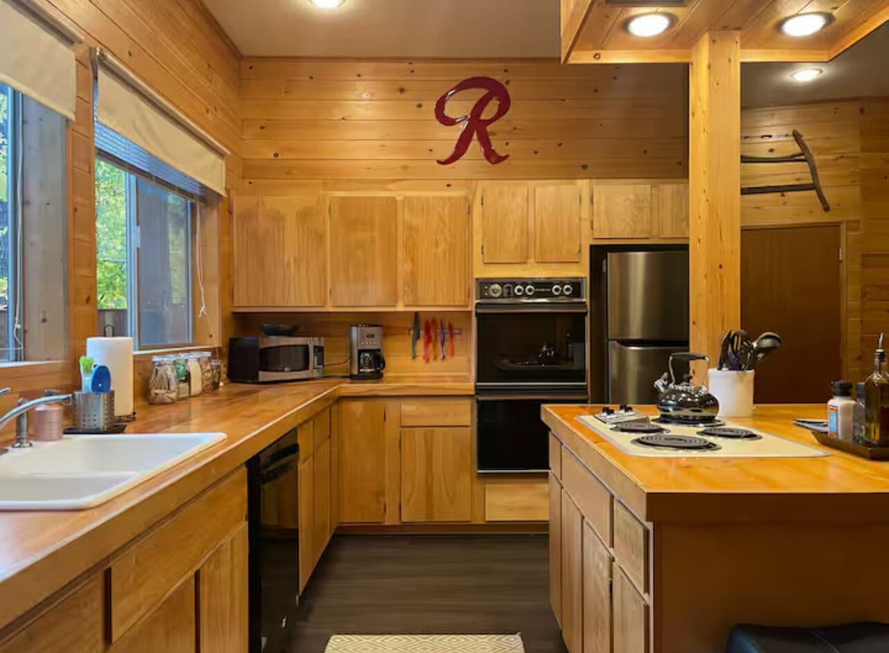 Micro-ondes, four, plaque de cuisson, lave-vaisselle