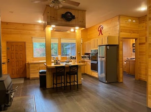 Microwave, oven, stovetop, dishwasher - Serene 1-bedroom cabin in charming Ashford perfect for getaway (Ashford)