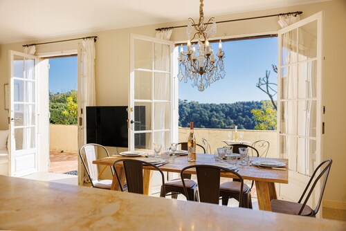 Villa Miradou – Sea View & Pool