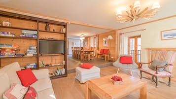 TV, fireplace, DVD player, stereo