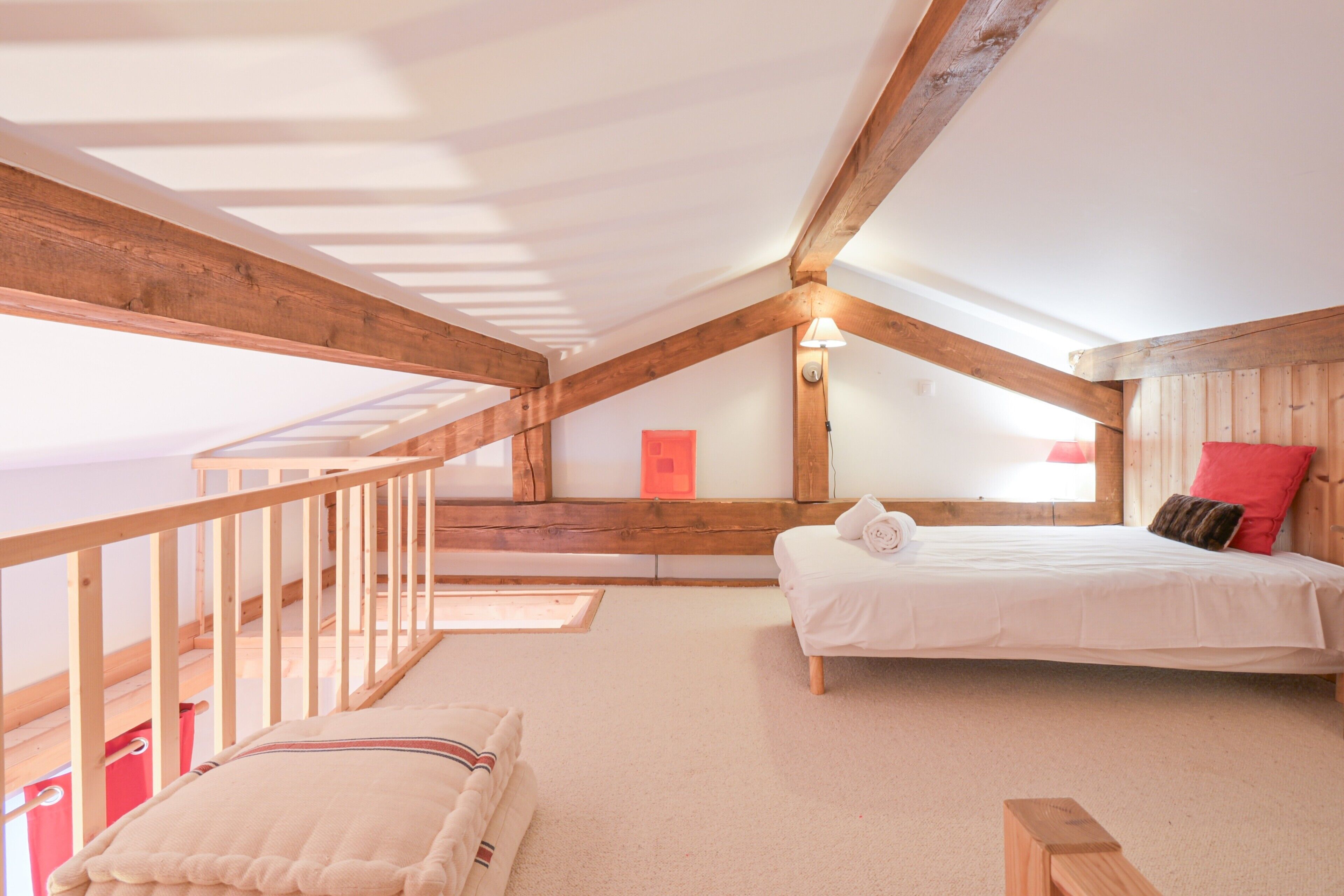 7 bedrooms, iron/ironing board, WiFi, bed sheets