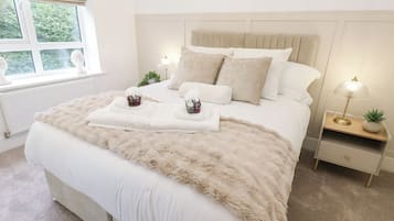2 bedrooms, individually decorated, individually furnished, free WiFi