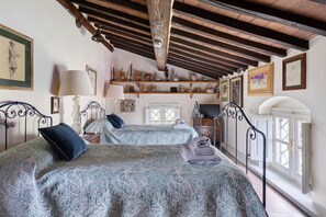 WiFi, bed sheets - Auri Room – Marinsky with Shared Garden, Wi-Fi and Air Conditioning (Pietrasanta)