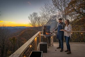 Property grounds - Mountain Views | Private Sauna | Wet Bar | Hot Tub (Mars Hill)