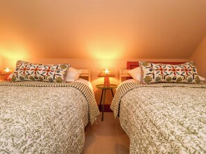 4 bedrooms, individually decorated, individually furnished, free WiFi - 52 Lee Road (Aldeburgh)