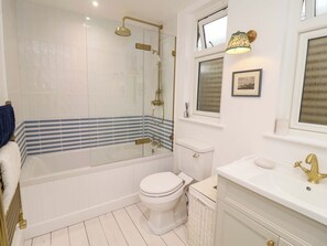 Shower - 52 Lee Road (Aldeburgh)
