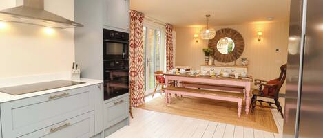 Dishwasher, cookware/dishes/utensils