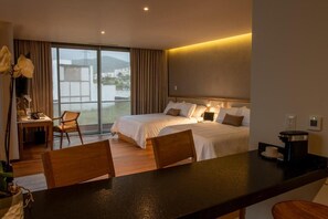 Grand-Suite | Zimmersafe, Bügeleisen/Bügelbrett, kostenloses WLAN