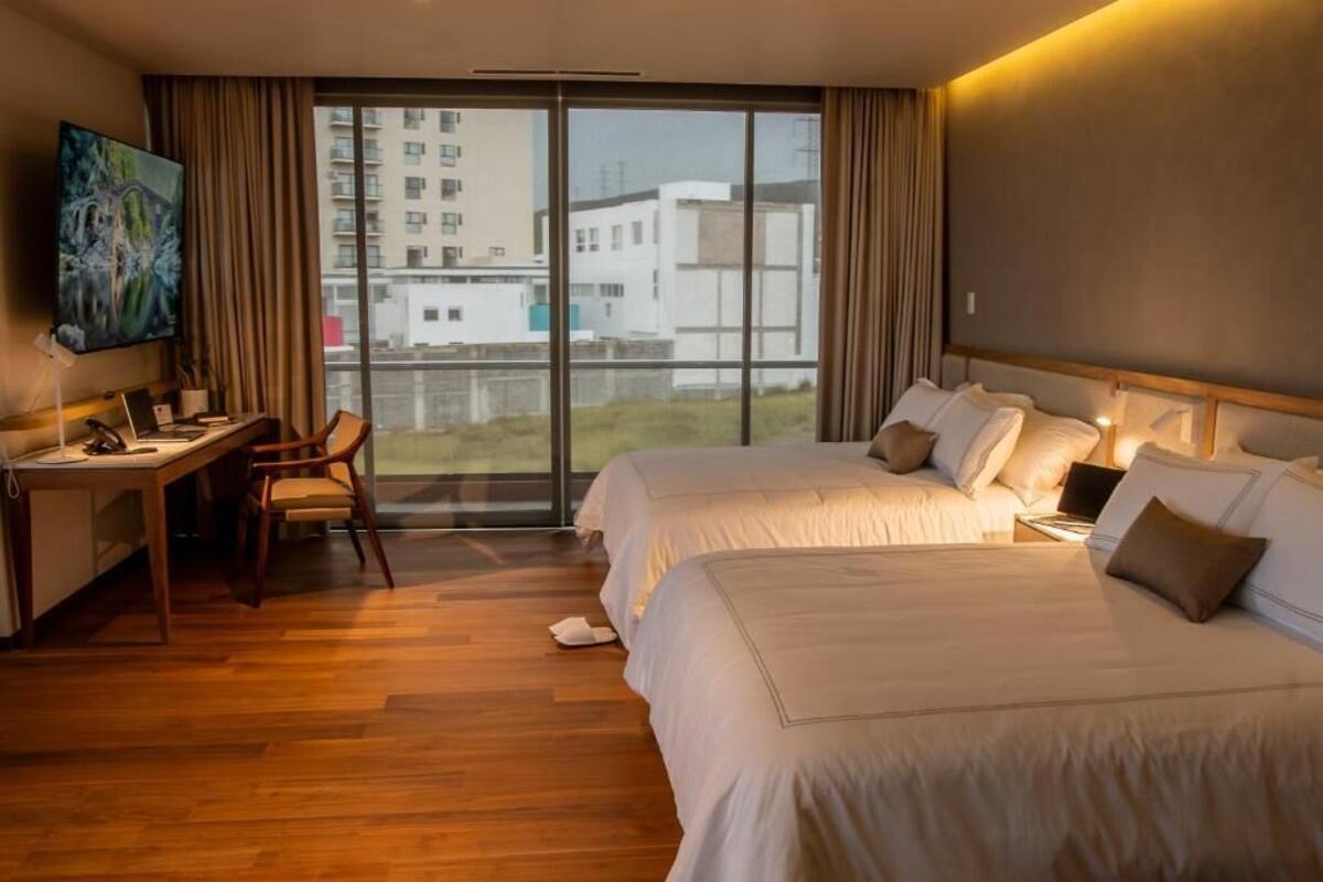 Junior-Suite | Zimmersafe, Bügeleisen/Bügelbrett, kostenloses WLAN