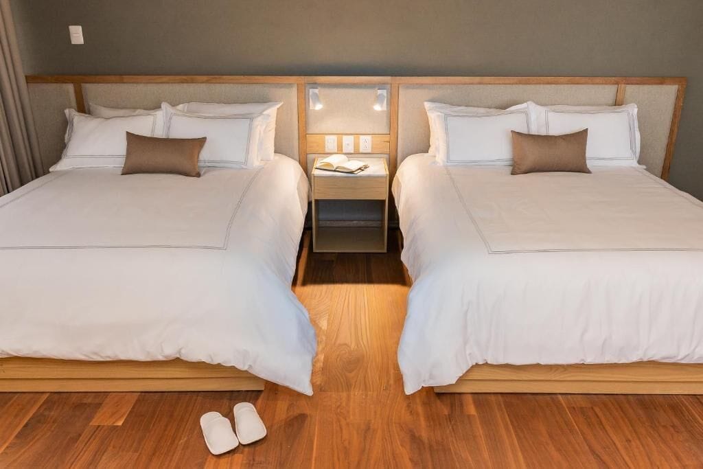 Suite | In-room safe, iron/ironing board, free WiFi