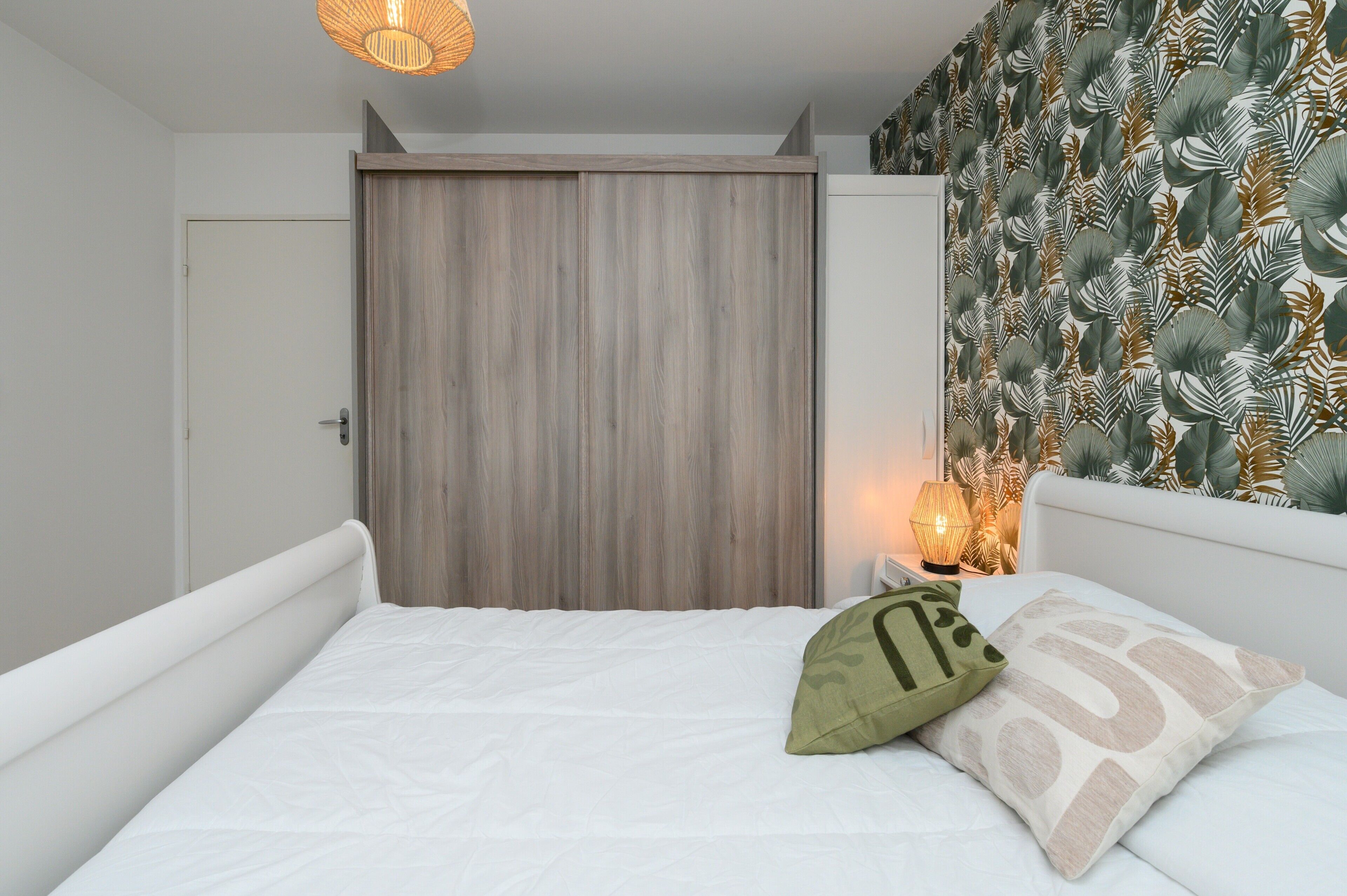 1 habitación, tabla de planchar con plancha y wifi 