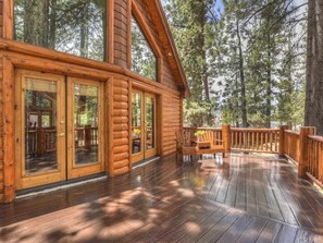 Terrace/patio - Winterpark Cabin | Hot Tub + Game Room | Near Snow Summit (Big Bear Lake)