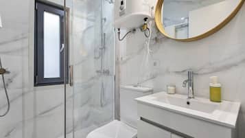 Shower, towels