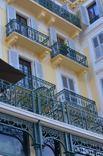 Studio CV in beautiful historic residence, mountain view