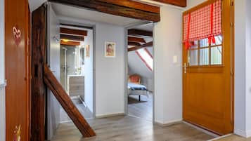 Fer et planche Ă repasser, Wi-Fi, draps fournis