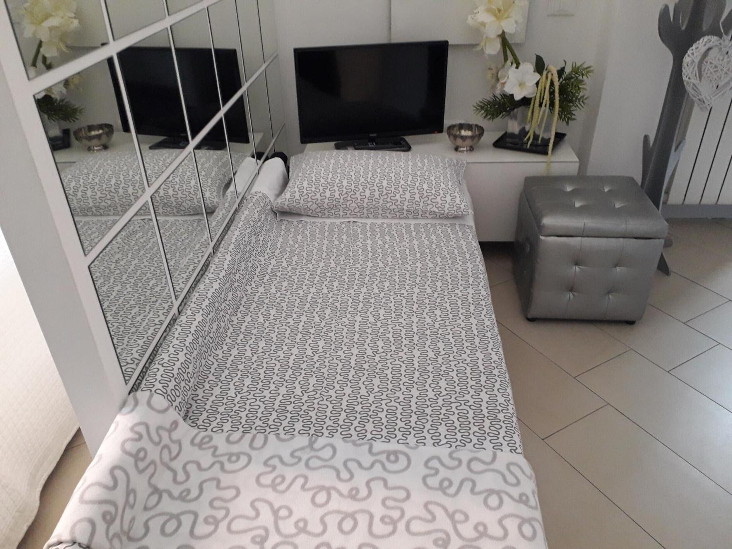 1 soveværelse, strygejern/strygebræt, sengetøj