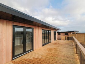 Terrace/patio - Nightingale Lodge (Stockton-on-Tees)