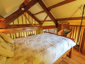 2 bedrooms, individually decorated, individually furnished, free WiFi - Maggie's Barn (Brecon)